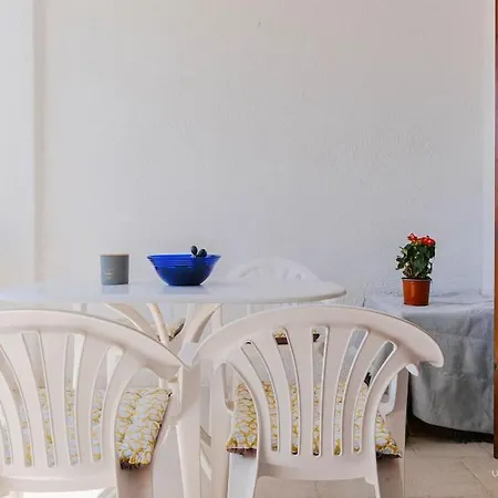 Appartamento Traditional 2-bdrm Apt 140m From Beach, Polichrono