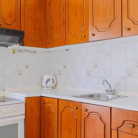 Appartamento Traditional 2-bdrm Apt 140m From Beach, Polichrono Polychrono
